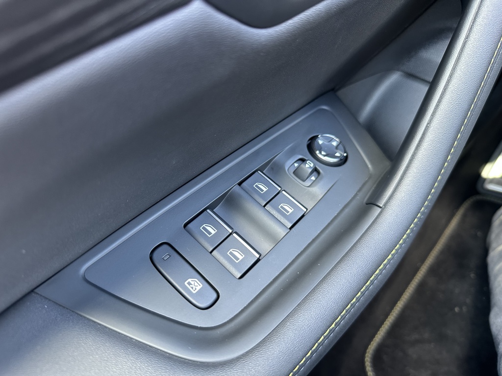 Peugeot 508 Peugeot 508 SW 1.6 HYbrid PSE 360 | Panorama Pack |