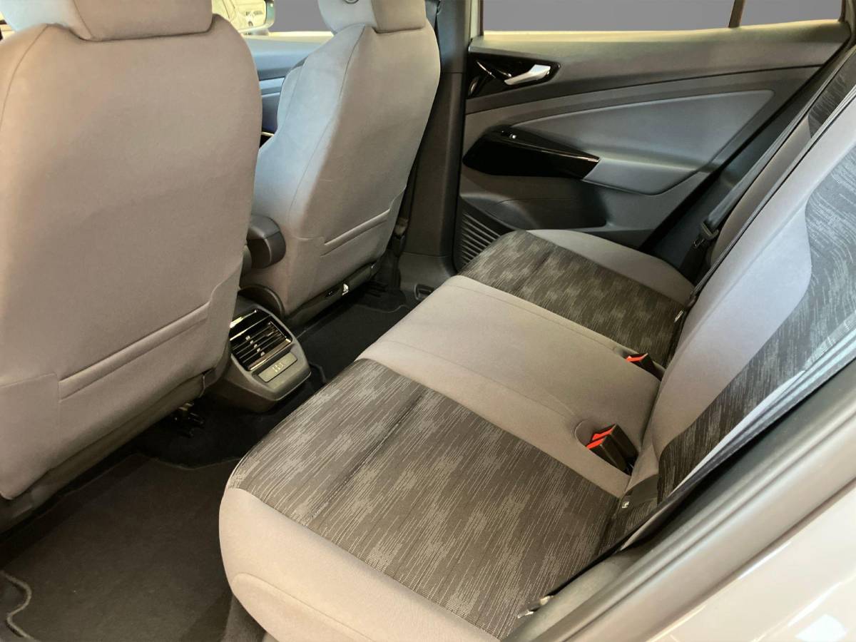 Volkswagen ID.4 Volkswagen ID.4 Pro 128KW/174PK 77 kWh · Camera · Warmtepomp · Apple/Android Car Play · SOH 95,6% · Fabrieksgarantie t/m 23-05-2027 of 100.000KM ·