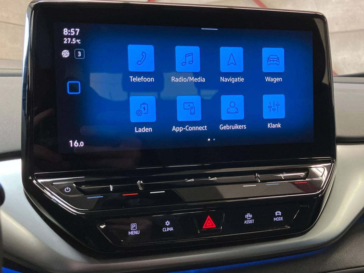 Volkswagen ID.4 Volkswagen ID.4 Pro 128KW/174PK 77 kWh · Camera · Warmtepomp · Apple/Android Car Play · SOH 95,6% · Fabrieksgarantie t/m 23-05-2027 of 100.000KM ·