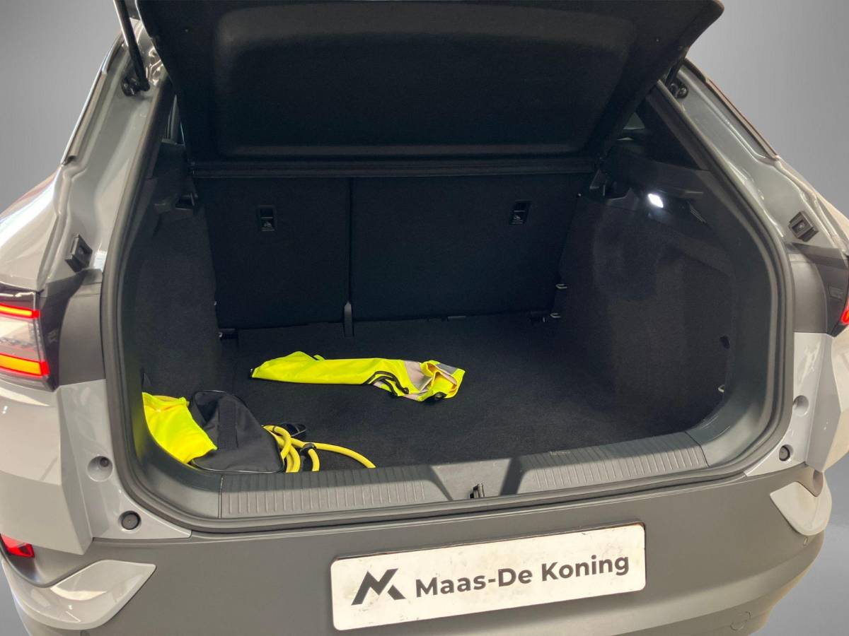 Volkswagen ID.4 Volkswagen ID.4 Pro 128KW/174PK 77 kWh · Camera · Warmtepomp · Apple/Android Car Play · SOH 95,6% · Fabrieksgarantie t/m 23-05-2027 of 100.000KM ·