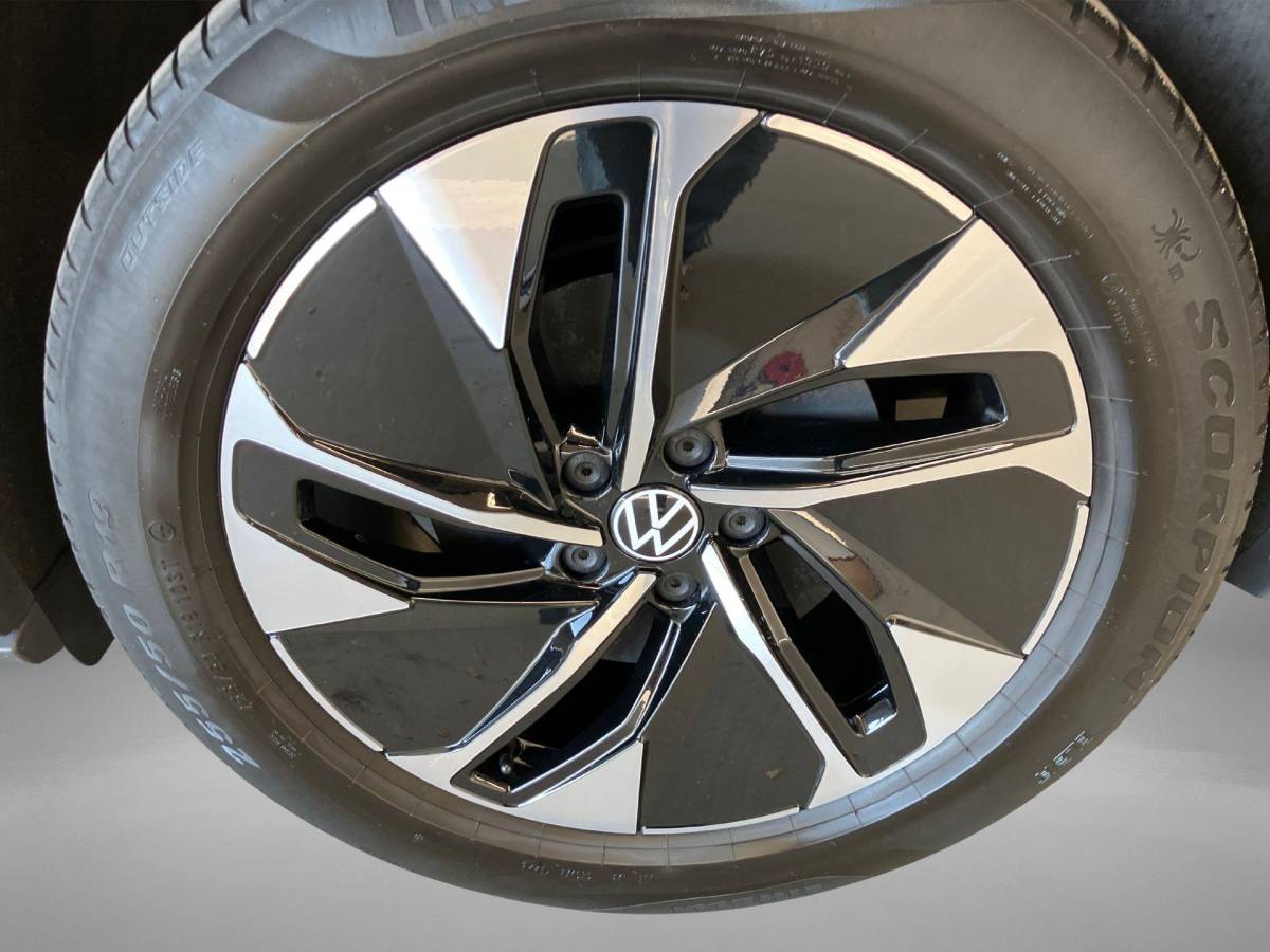 Volkswagen ID.4 Volkswagen ID.4 Pro 128KW/174PK 77 kWh · Camera · Warmtepomp · Apple/Android Car Play · SOH 95,6% · Fabrieksgarantie t/m 23-05-2027 of 100.000KM ·
