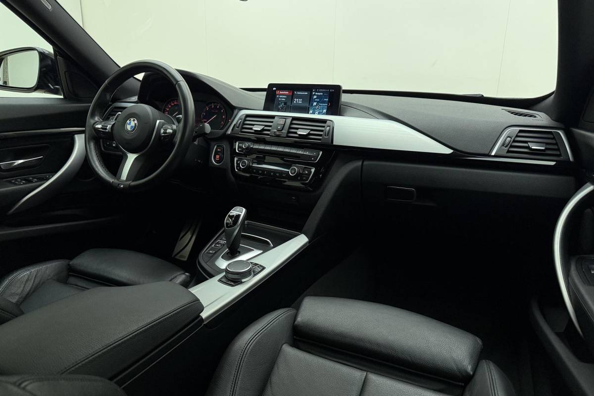 BMW 3 Serie BMW 3-serie Gran Turismo 320i High Executive Edition | Lederen bekleding | M Sport pakket | Trekhaak | Stoelverwarming | Keyless | Navigatie | Weinig kilometers | Climate control
