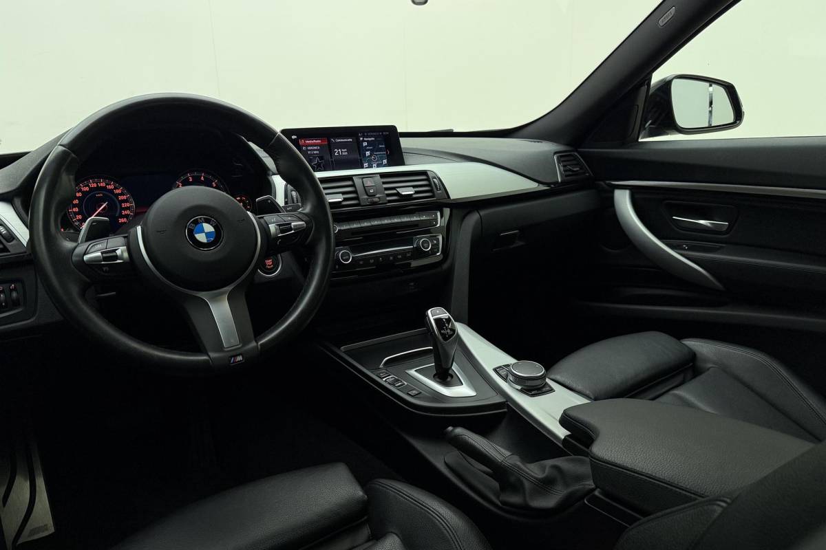 BMW 3 Serie BMW 3-serie Gran Turismo 320i High Executive Edition | Lederen bekleding | M Sport pakket | Trekhaak | Stoelverwarming | Keyless | Navigatie | Weinig kilometers | Climate control