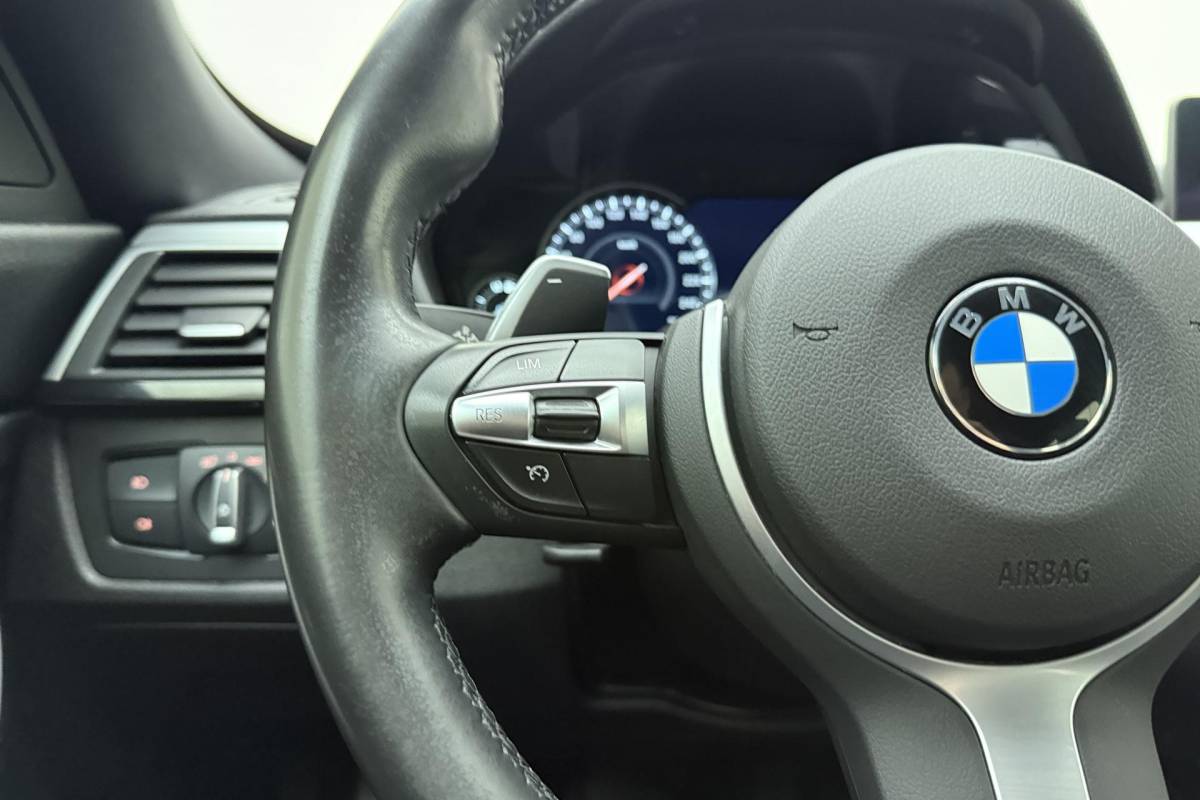 BMW 3 Serie BMW 3-serie Gran Turismo 320i High Executive Edition | Lederen bekleding | M Sport pakket | Trekhaak | Stoelverwarming | Keyless | Navigatie | Weinig kilometers | Climate control