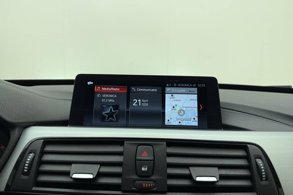 BMW 3 Serie BMW 3-serie Gran Turismo 320i High Executive Edition | Lederen bekleding | M Sport pakket | Trekhaak | Stoelverwarming | Keyless | Navigatie | Weinig kilometers | Climate control