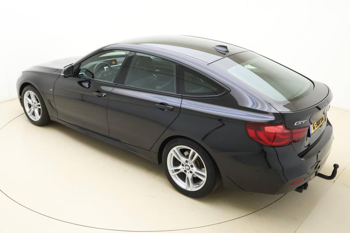 BMW 3 Serie BMW 3-serie Gran Turismo 320i High Executive Edition | Lederen bekleding | M Sport pakket | Trekhaak | Stoelverwarming | Keyless | Navigatie | Weinig kilometers | Climate control