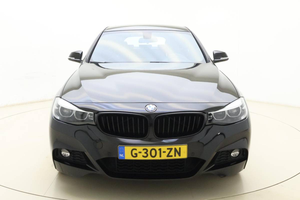BMW 3 Serie BMW 3-serie Gran Turismo 320i High Executive Edition | Lederen bekleding | M Sport pakket | Trekhaak | Stoelverwarming | Keyless | Navigatie | Weinig kilometers | Climate control