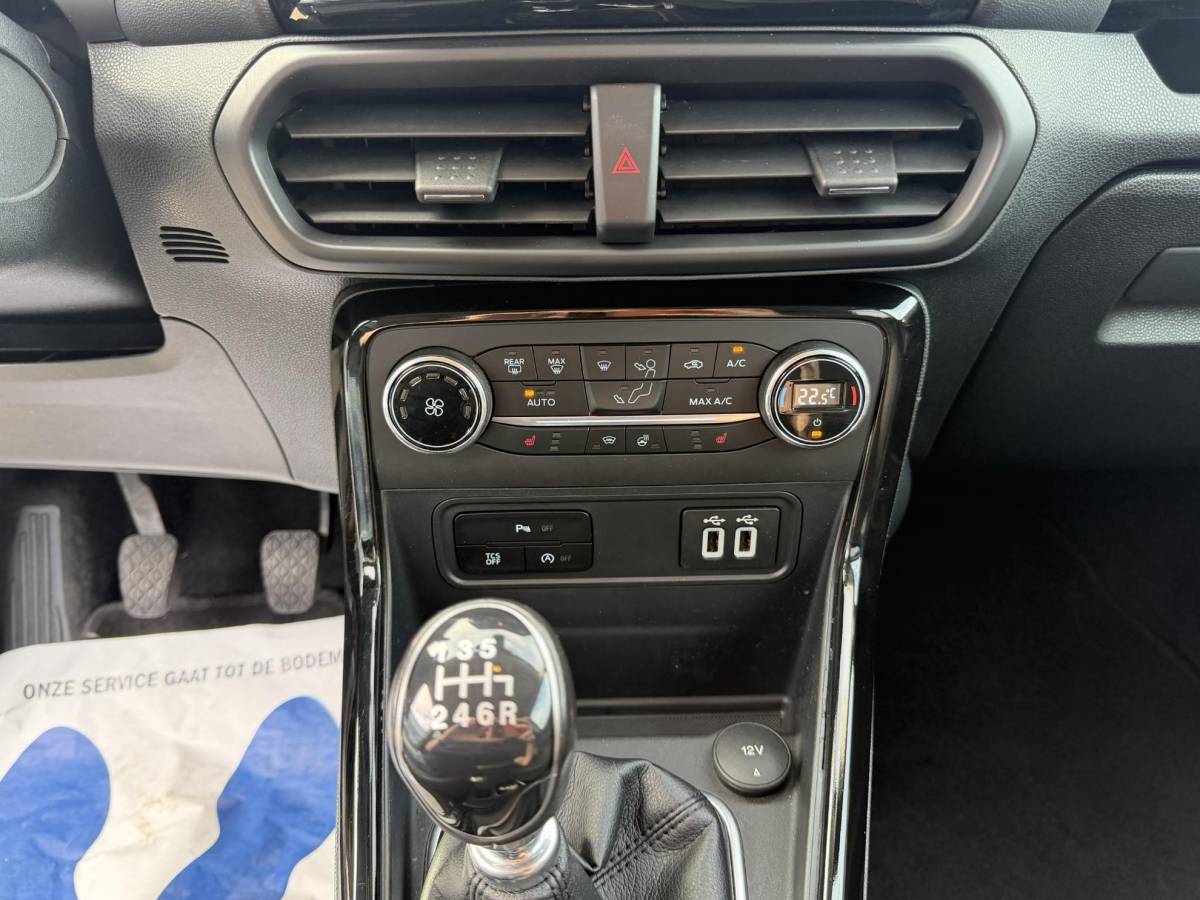 Ford EcoSport Ford EcoSport 1.0 EcoBoost Titanium 125pk | Winterpack | BLIS | SYNC 3 Navigatie | Trekhaak | Apple carplay/Android auto |