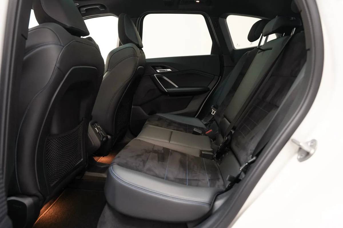 BMW iX1 BMW iX1 xDrive30 M Sport [ SOH 93,5% ] [ Panorama Stuur-&Stoelverwarming Camera ]