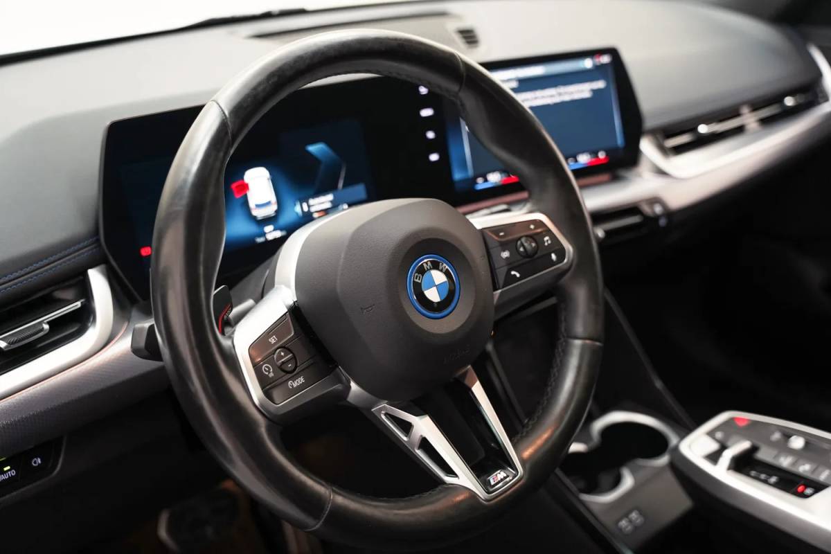 BMW iX1 BMW iX1 xDrive30 M Sport [ SOH 93,5% ] [ Panorama Stuur-&Stoelverwarming Camera ]