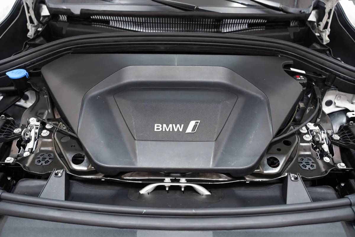 BMW iX1 BMW iX1 xDrive30 M Sport [ SOH 93,5% ] [ Panorama Stuur-&Stoelverwarming Camera ]