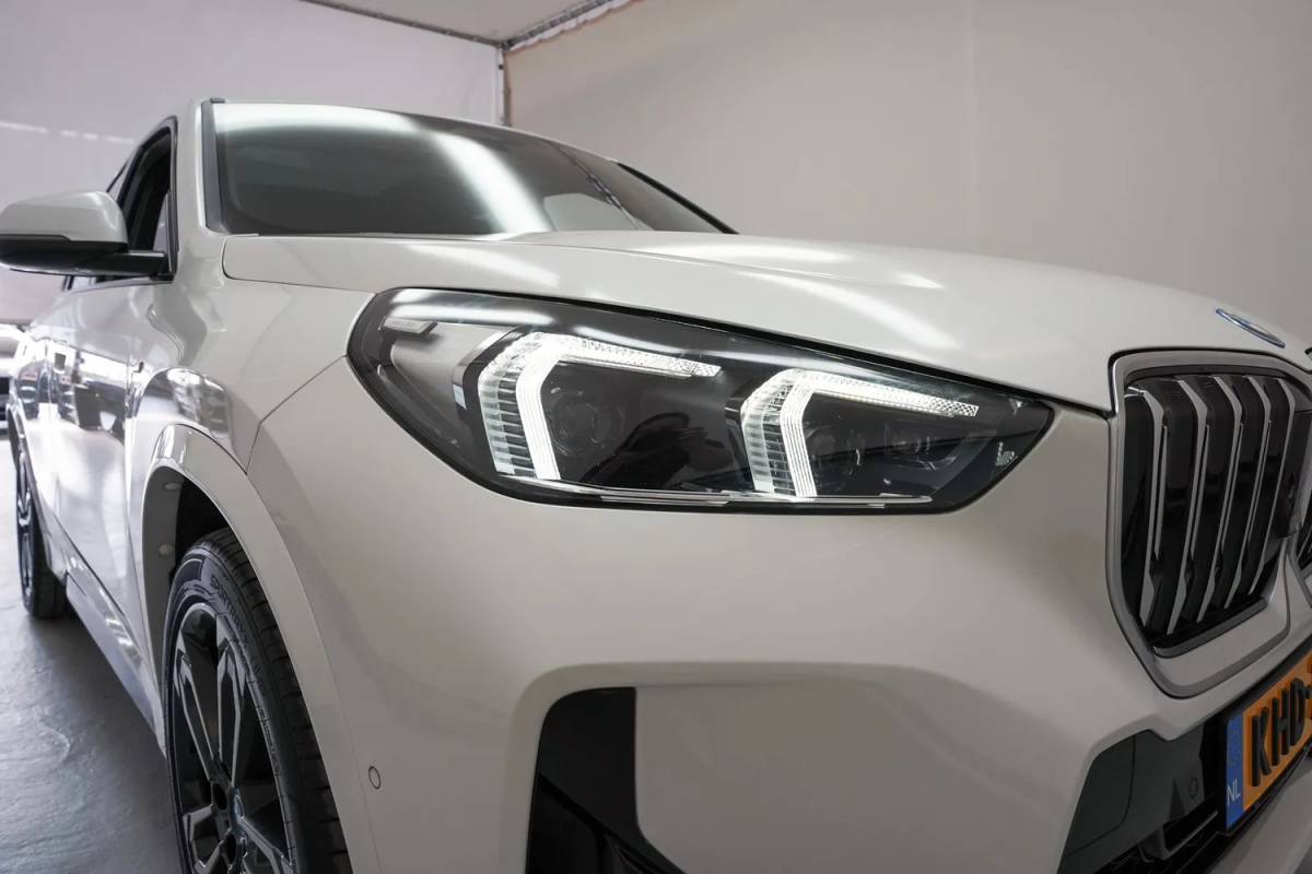 BMW iX1 BMW iX1 xDrive30 M Sport [ SOH 93,5% ] [ Panorama Stuur-&Stoelverwarming Camera ]