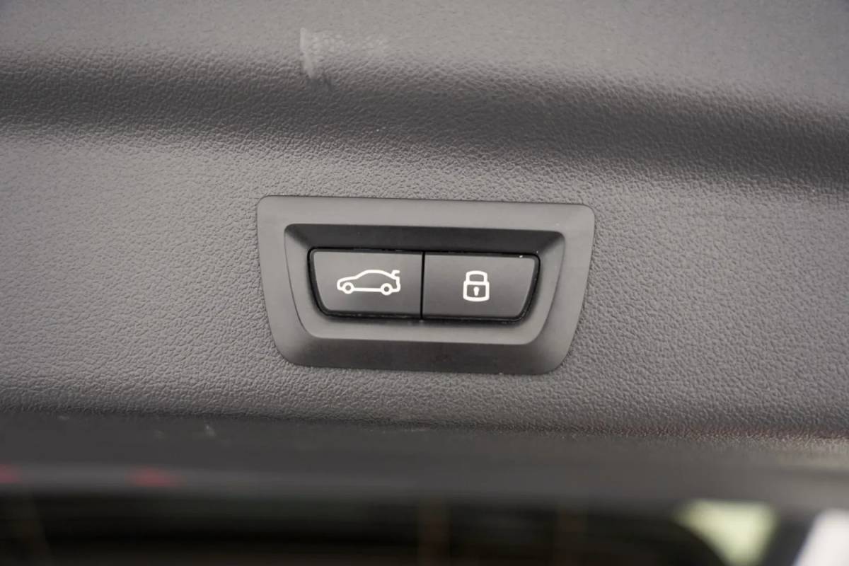 BMW iX1 BMW iX1 xDrive30 M Sport [ SOH 93,5% ] [ Panorama Stuur-&Stoelverwarming Camera ]