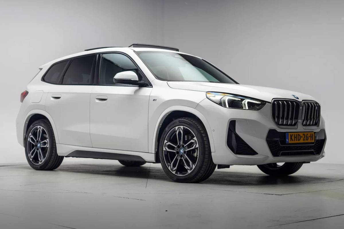 BMW iX1 BMW iX1 xDrive30 M Sport [ SOH 93,5% ] [ Panorama Stuur-&Stoelverwarming Camera ]
