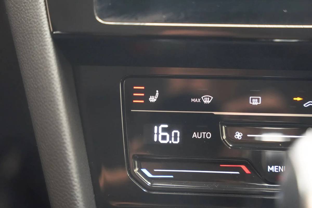 Volkswagen Passat Volkswagen Passat 1.4 TSI PHEV GTE Business [ LED Navi Camera ergoActive Stoelverwarming Trekhaak ]