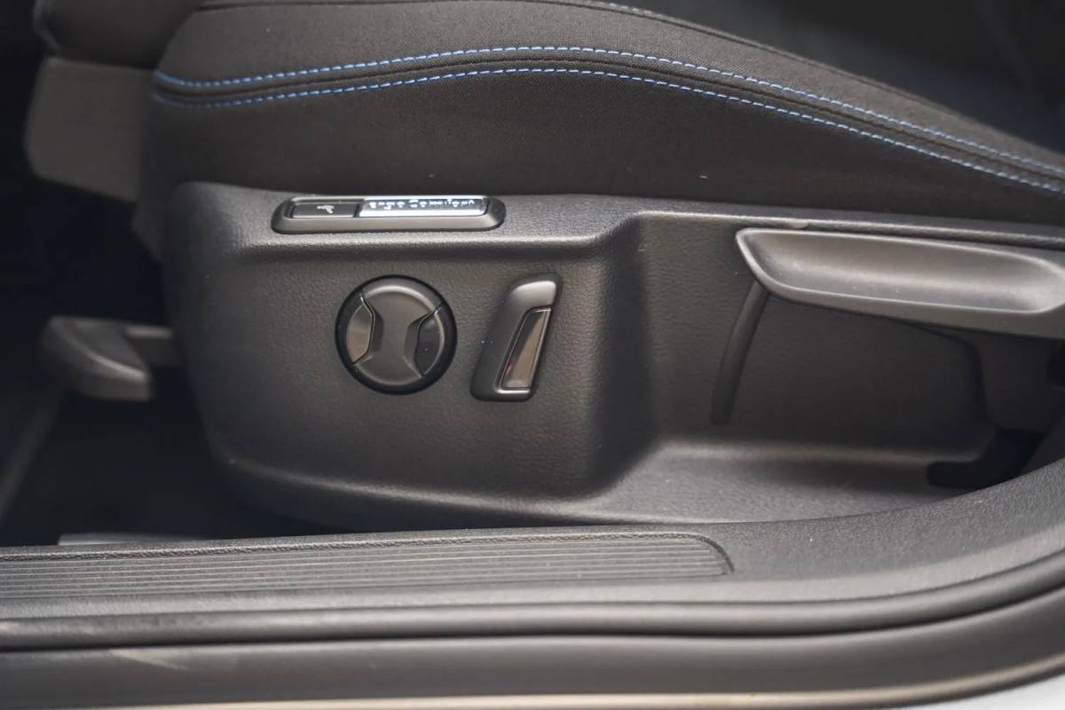 Volkswagen Passat Volkswagen Passat 1.4 TSI PHEV GTE Business [ LED Navi Camera ergoActive Stoelverwarming Trekhaak ]