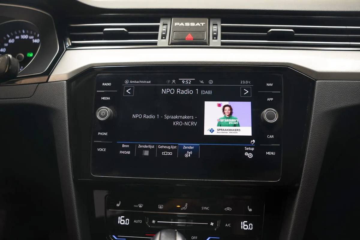 Volkswagen Passat Volkswagen Passat 1.4 TSI PHEV GTE Business [ LED Navi Camera ergoActive Stoelverwarming Trekhaak ]