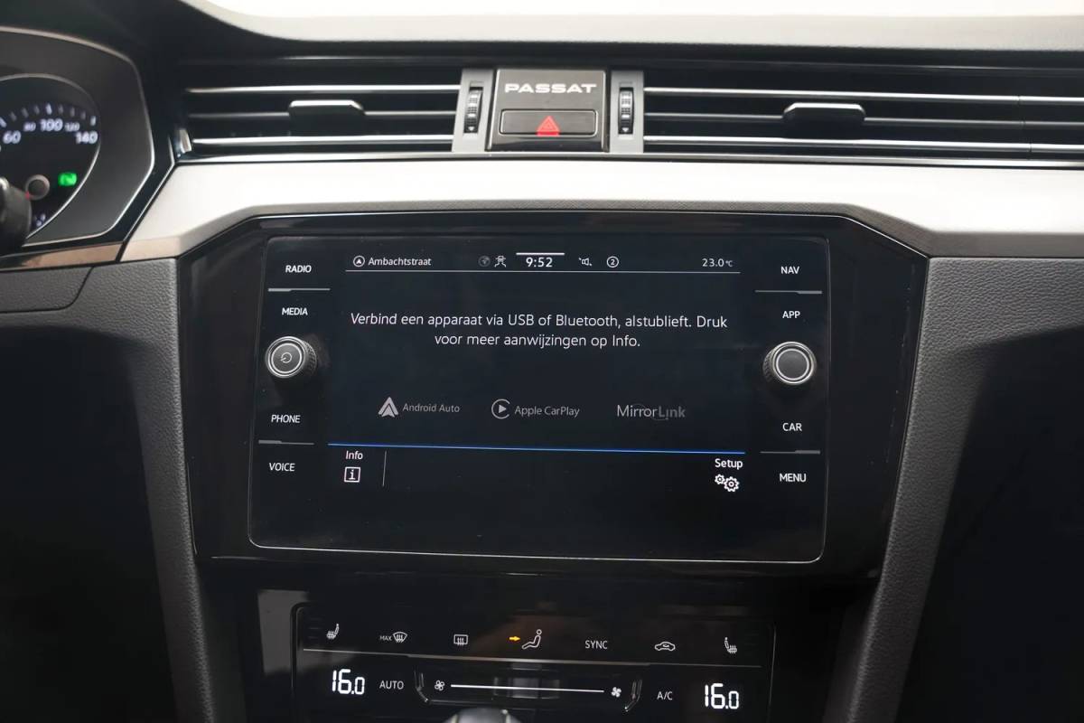 Volkswagen Passat Volkswagen Passat 1.4 TSI PHEV GTE Business [ LED Navi Camera ergoActive Stoelverwarming Trekhaak ]