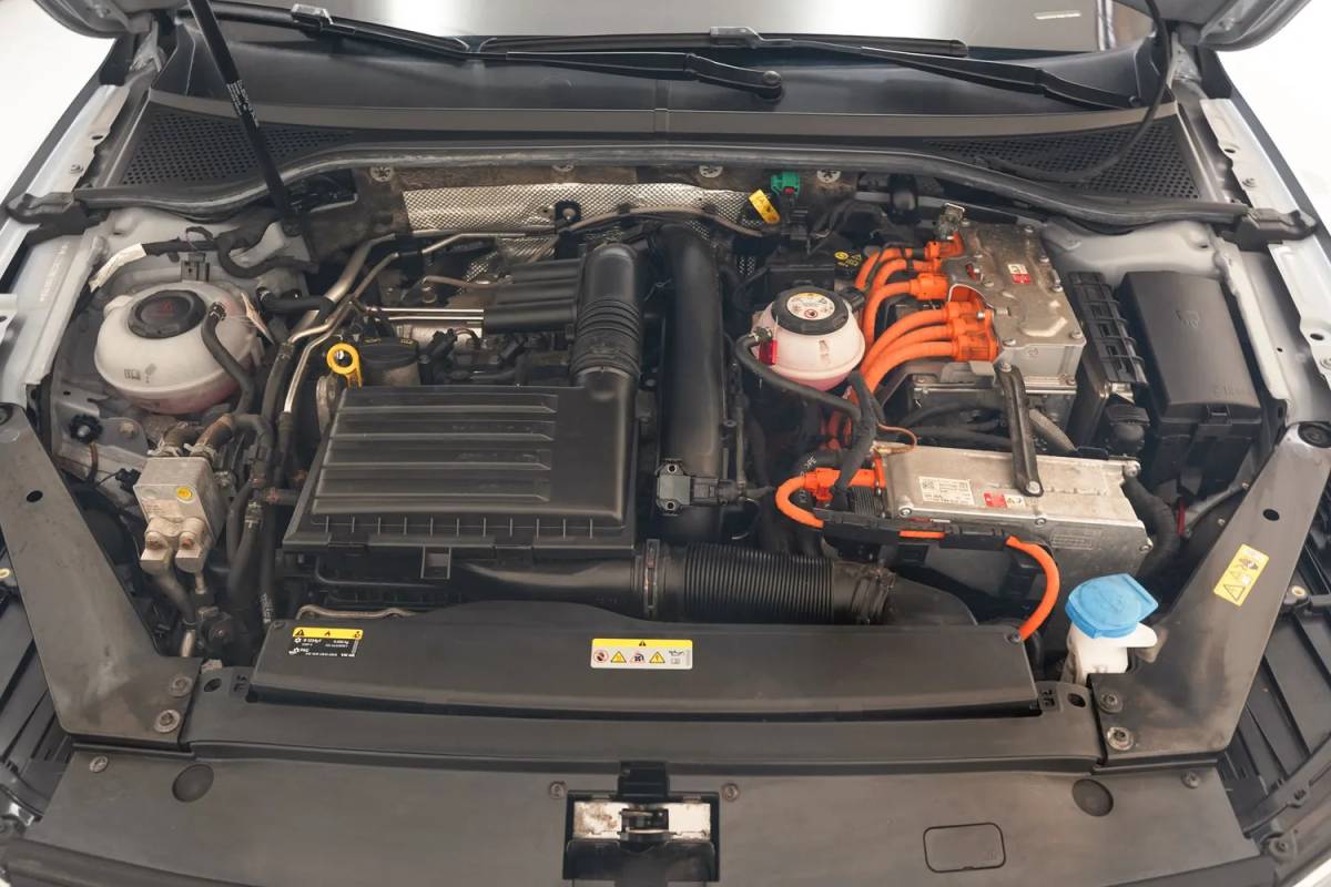 Volkswagen Passat Volkswagen Passat 1.4 TSI PHEV GTE Business [ LED Navi Camera ergoActive Stoelverwarming Trekhaak ]