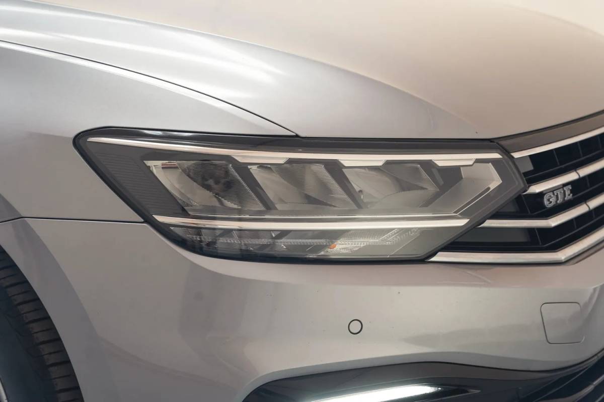 Volkswagen Passat Volkswagen Passat 1.4 TSI PHEV GTE Business [ LED Navi Camera ergoActive Stoelverwarming Trekhaak ]