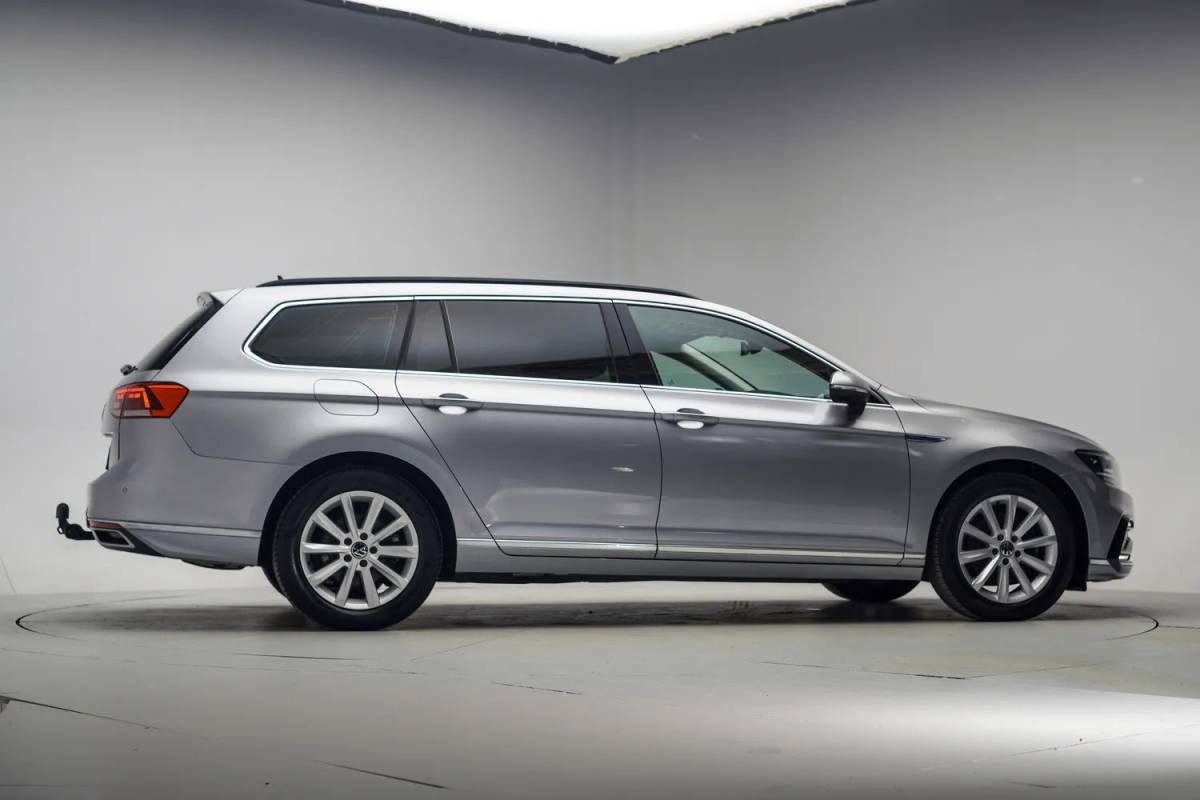 Volkswagen Passat Volkswagen Passat 1.4 TSI PHEV GTE Business [ LED Navi Camera ergoActive Stoelverwarming Trekhaak ]