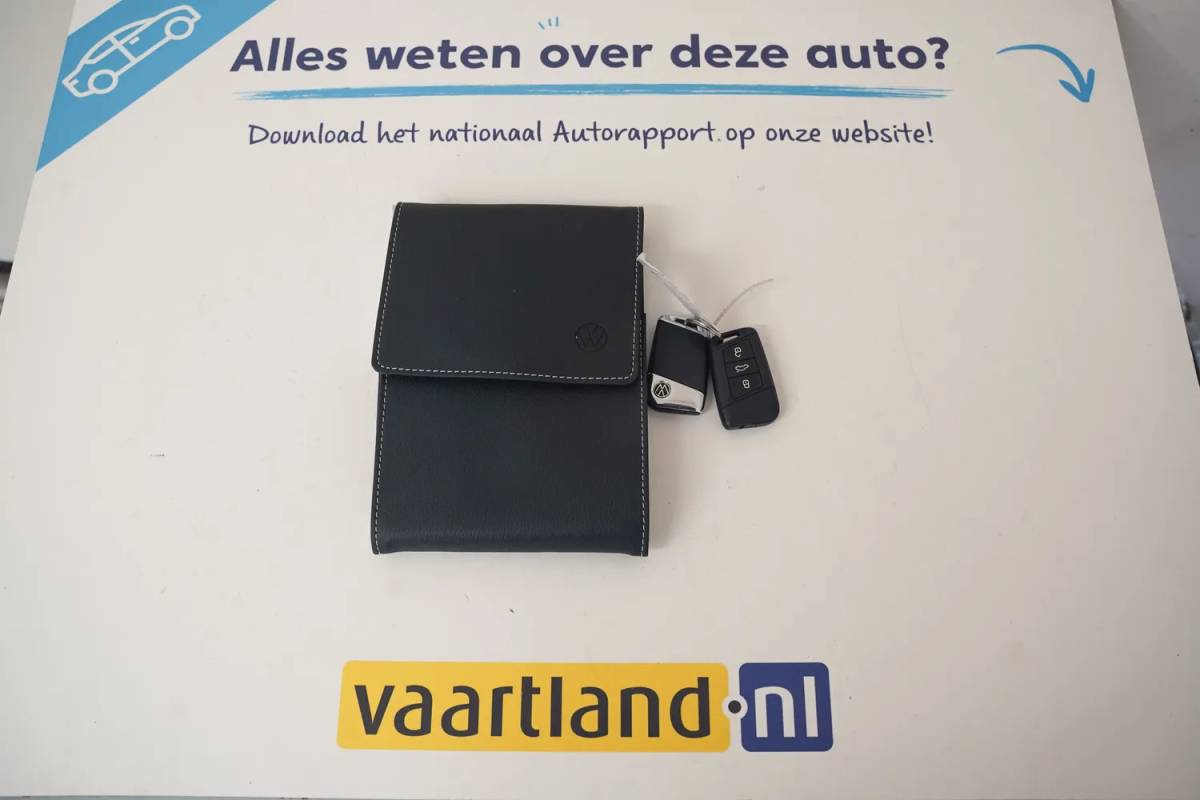 Volkswagen Passat Volkswagen Passat 1.4 TSI PHEV GTE Business [ LED Navi Camera ergoActive Stoelverwarming Trekhaak ]
