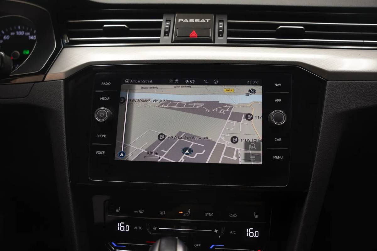Volkswagen Passat Volkswagen Passat 1.4 TSI PHEV GTE Business [ LED Navi Camera ergoActive Stoelverwarming Trekhaak ]