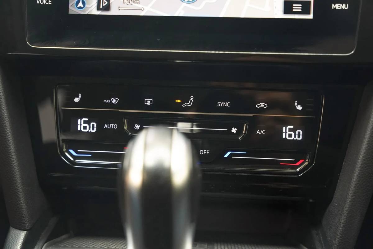 Volkswagen Passat Volkswagen Passat 1.4 TSI PHEV GTE Business [ LED Navi Camera ergoActive Stoelverwarming Trekhaak ]
