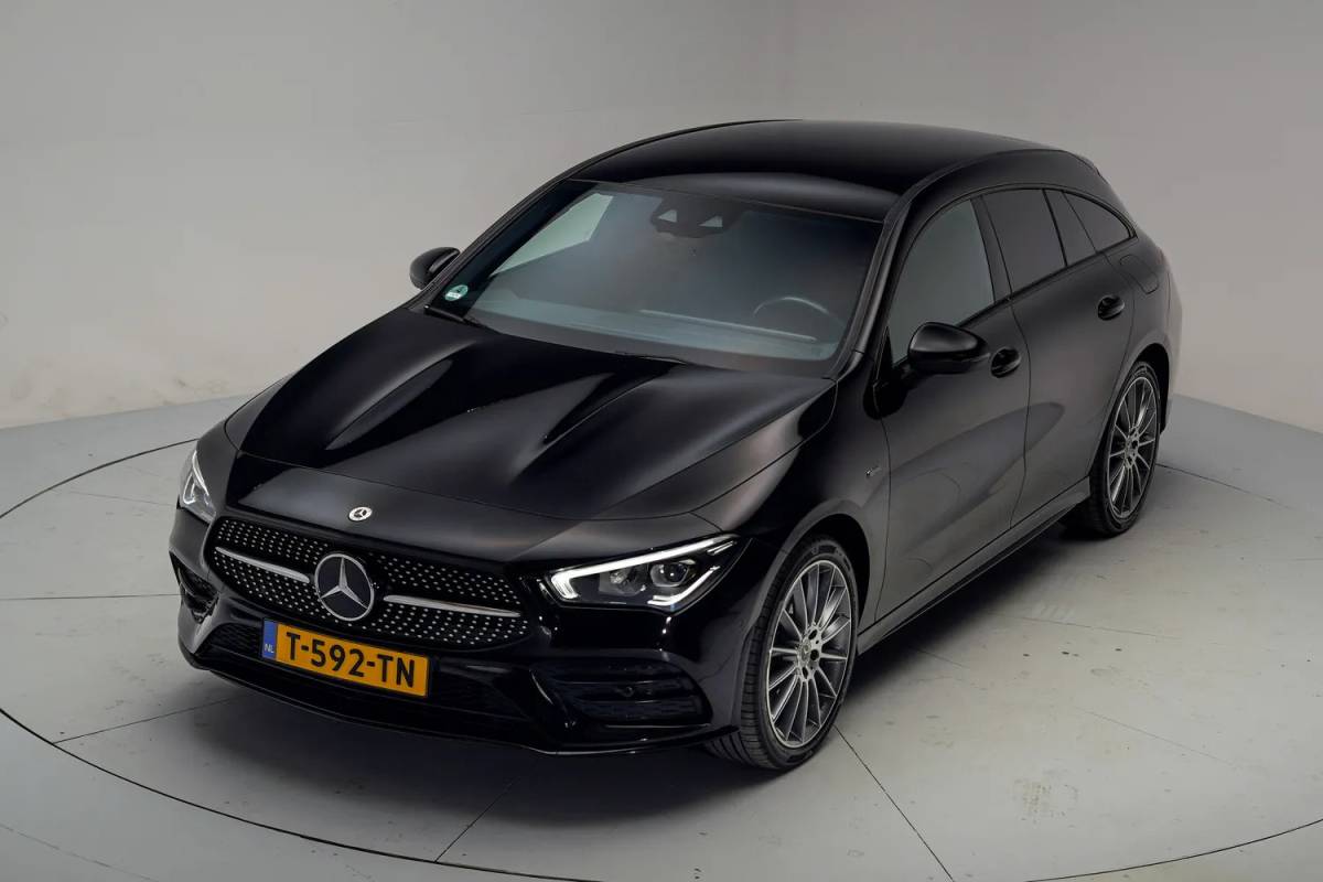 Mercedes-Benz CLA Mercedes-Benz CLA-Klasse 250 e Premium Plus AMG [ Nightpakket Stoelverwarming LED ]