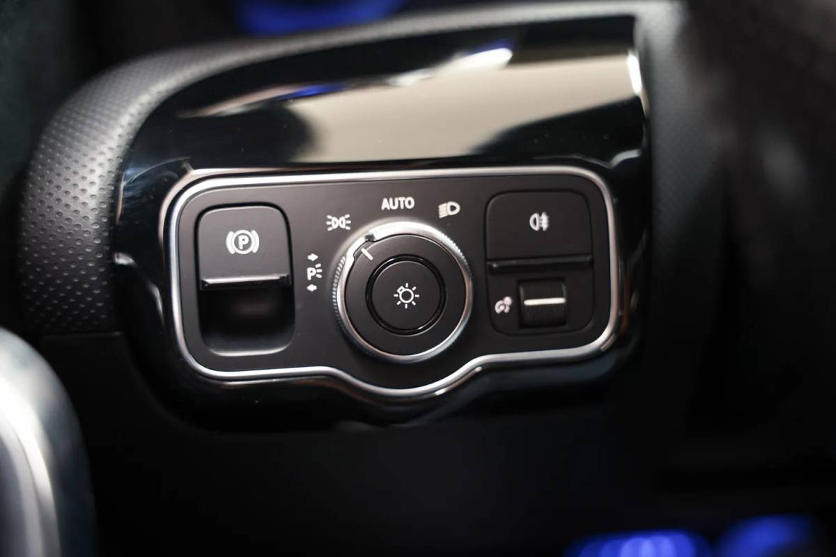 Mercedes-Benz CLA Mercedes-Benz CLA-Klasse 250 e Premium Plus AMG [ Nightpakket Stoelverwarming LED ]
