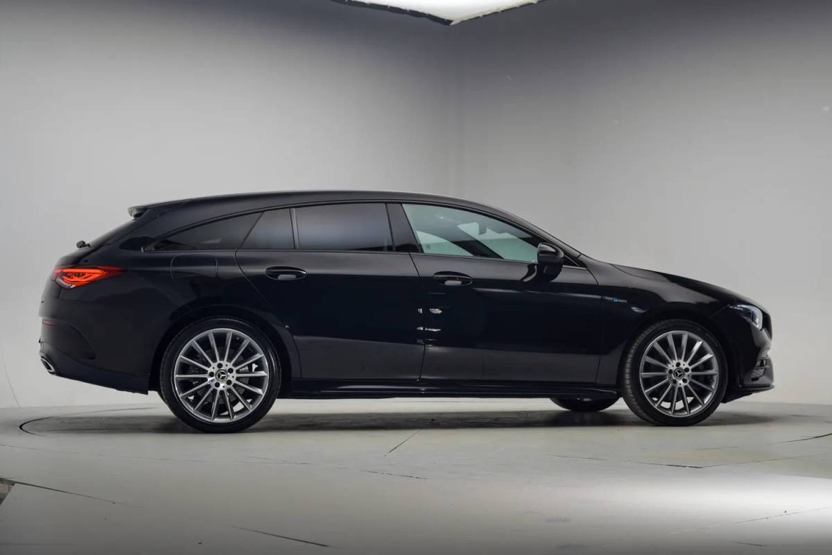 Mercedes-Benz CLA Mercedes-Benz CLA-Klasse 250 e Premium Plus AMG [ Nightpakket Stoelverwarming LED ]