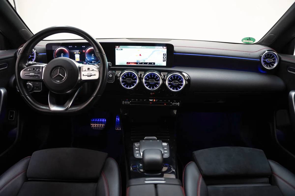 Mercedes-Benz CLA Mercedes-Benz CLA-Klasse 250 e Premium Plus AMG [ Nightpakket Stoelverwarming LED ]