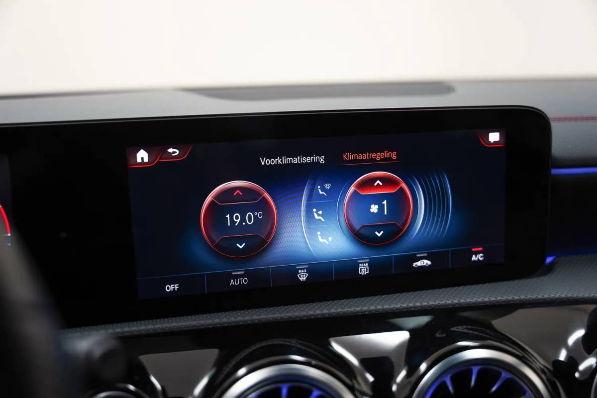 Mercedes-Benz CLA Mercedes-Benz CLA-Klasse 250 e Premium Plus AMG [ Nightpakket Stoelverwarming LED ]