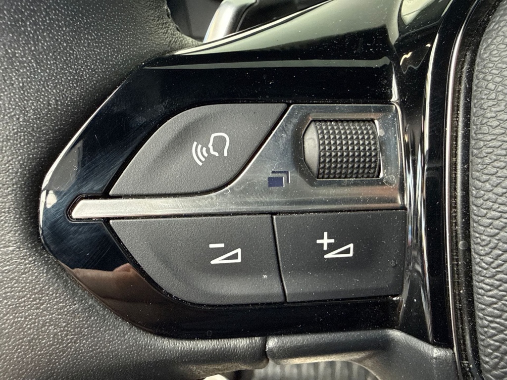 Peugeot 2008 Peugeot 2008 Hybrid 145 Style