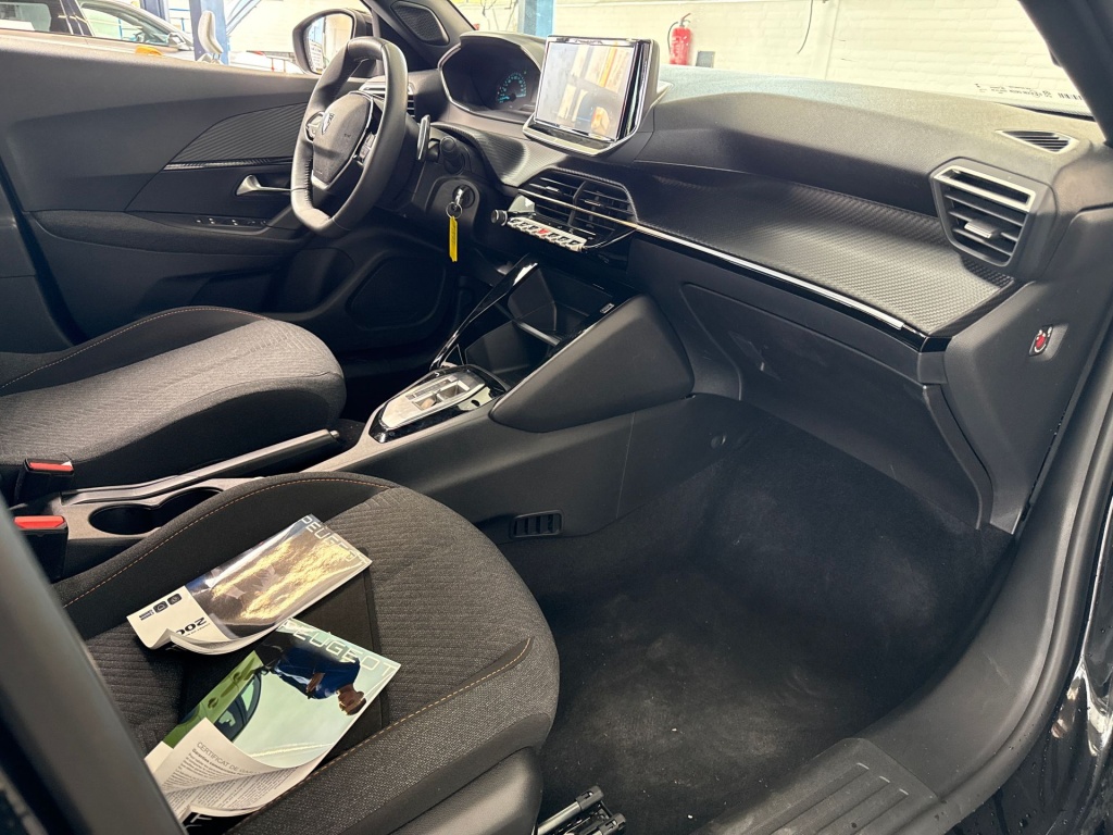 Peugeot 2008 Peugeot 2008 Hybrid 145 Style