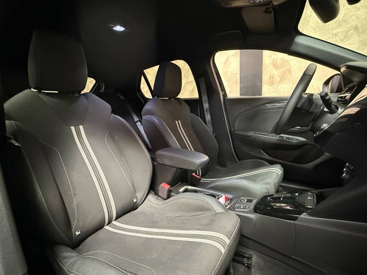 Opel Corsa Opel CORSA 1.2 GS Line | Led | Carplay | Airco | Stoelverwarming