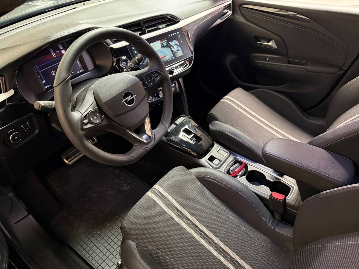 Opel Corsa Opel CORSA 1.2 GS Line | Led | Carplay | Airco | Stoelverwarming