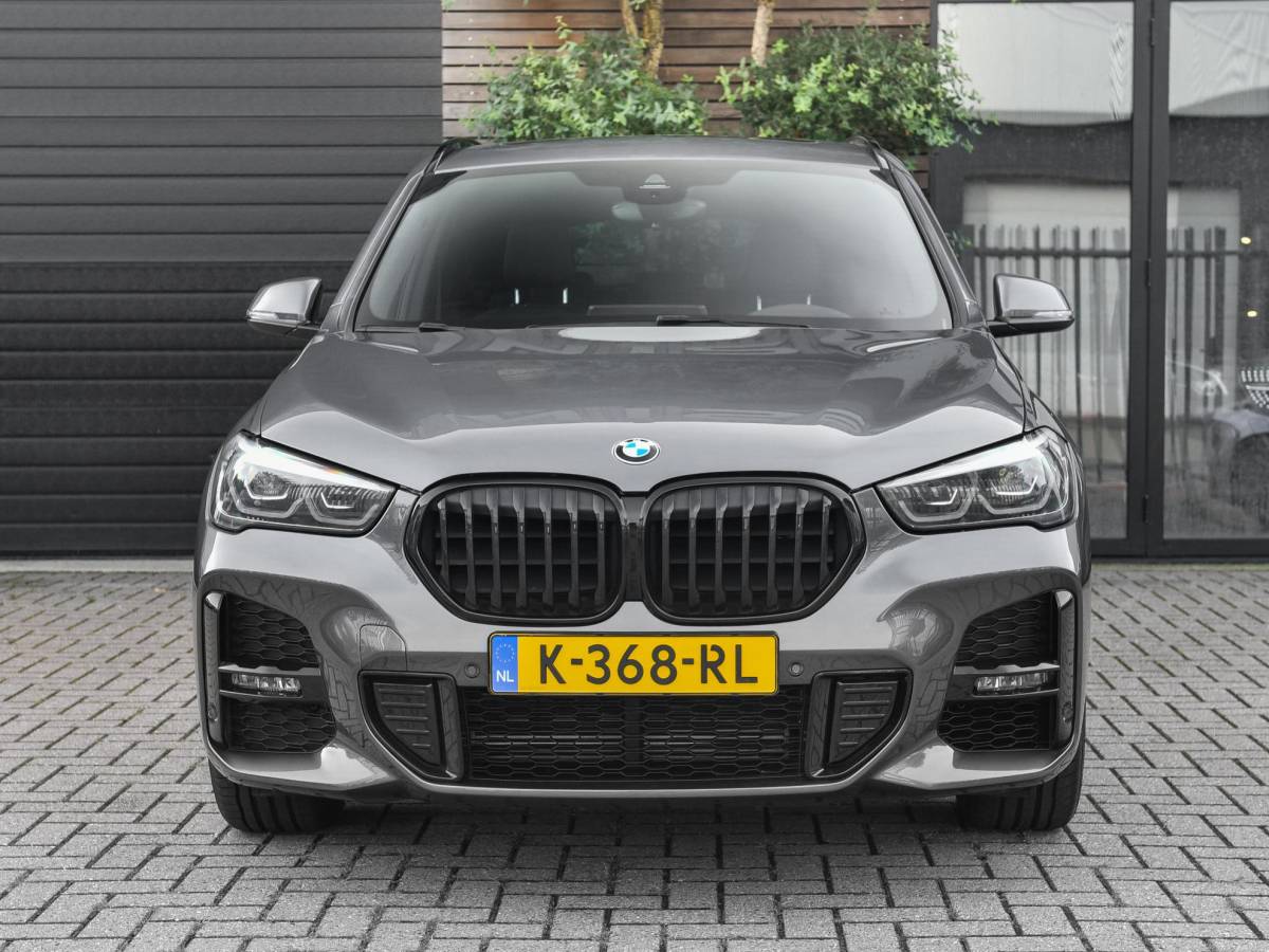 BMW X1 BMW X1 xDrive25e eDrive Edition SOH 91% M pakket Leer Pano Stoelverwarming 19 Inch Velgen