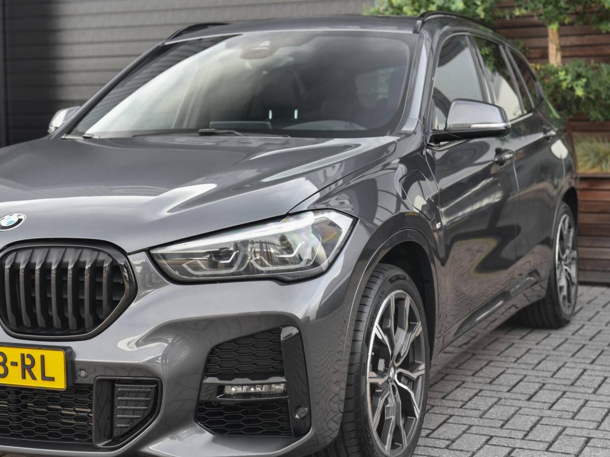 BMW X1 BMW X1 xDrive25e eDrive Edition SOH 91% M pakket Leer Pano Stoelverwarming 19 Inch Velgen