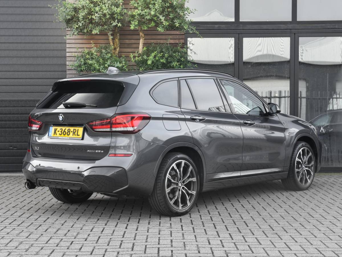 BMW X1 BMW X1 xDrive25e eDrive Edition SOH 91% M pakket Leer Pano Stoelverwarming 19 Inch Velgen