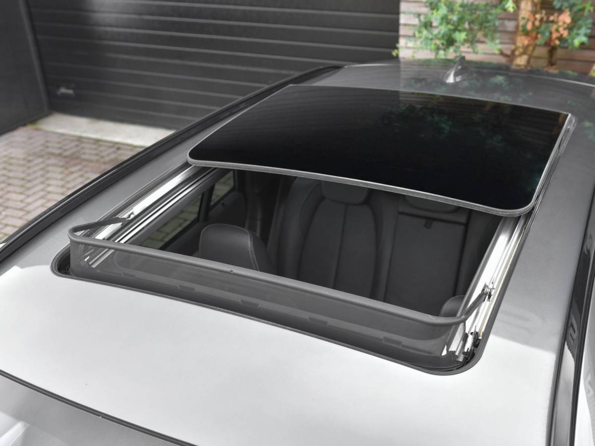 BMW X1 BMW X1 xDrive25e eDrive Edition SOH 91% M pakket Leer Pano Stoelverwarming 19 Inch Velgen
