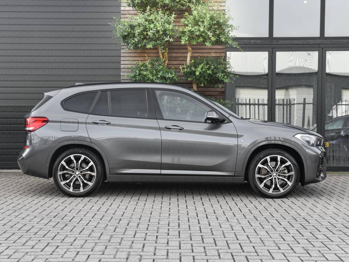BMW X1 BMW X1 xDrive25e eDrive Edition SOH 91% M pakket Leer Pano Stoelverwarming 19 Inch Velgen