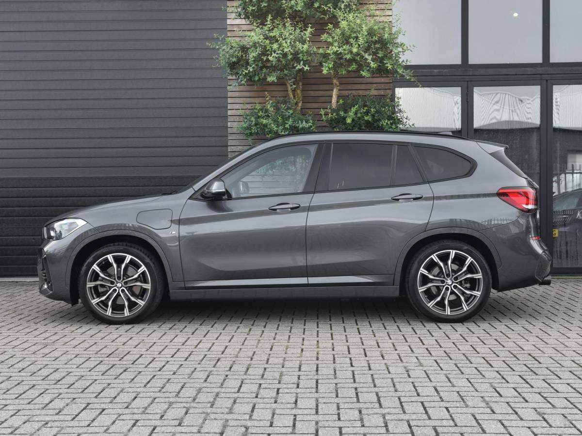 BMW X1 BMW X1 xDrive25e eDrive Edition SOH 91% M pakket Leer Pano Stoelverwarming 19 Inch Velgen