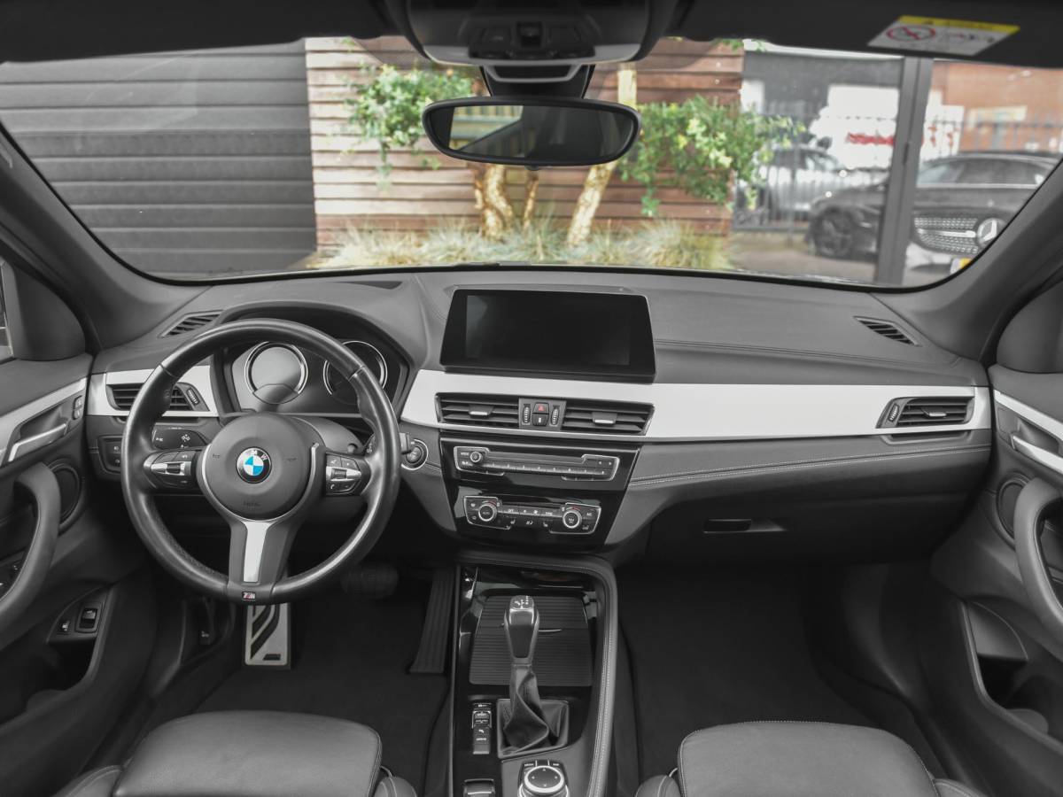 BMW X1 BMW X1 xDrive25e eDrive Edition SOH 91% M pakket Leer Pano Stoelverwarming 19 Inch Velgen