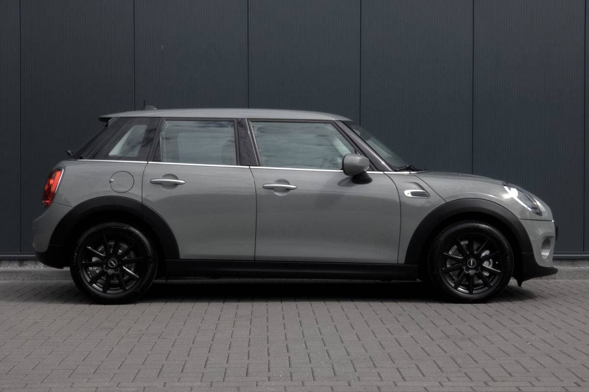 MINI 5-Deurs Mini 5-Deurs 1.5 One | Parkeersensoren | Airco | Bluetooth | Lichtmetalen velgen