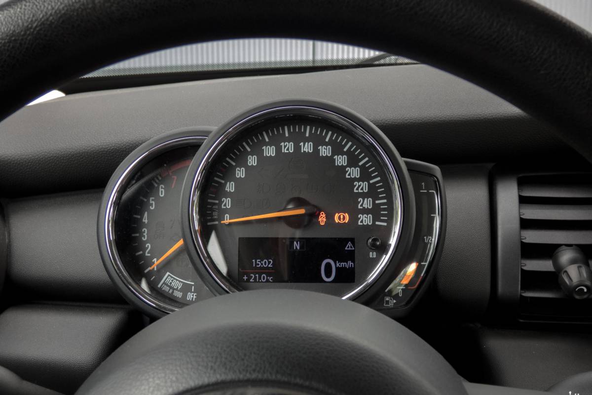 MINI 5-Deurs Mini 5-Deurs 1.5 One | Parkeersensoren | Airco | Bluetooth | Lichtmetalen velgen
