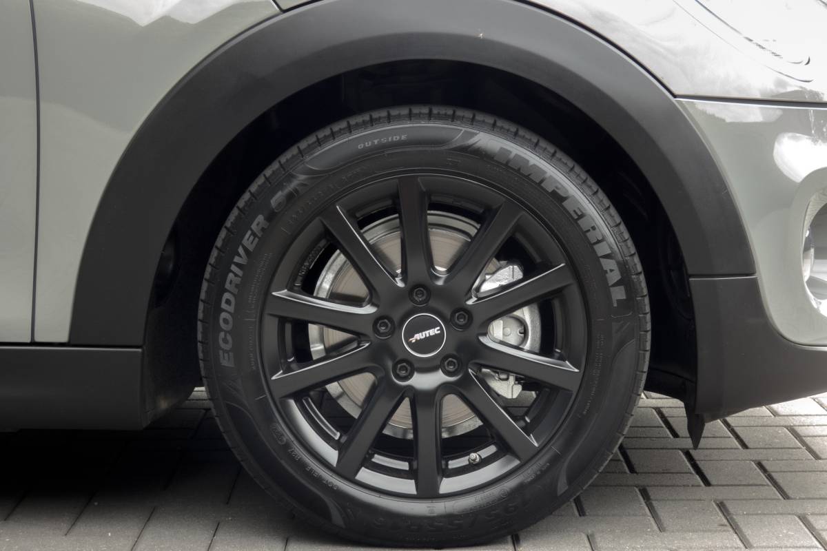 MINI 5-Deurs Mini 5-Deurs 1.5 One | Parkeersensoren | Airco | Bluetooth | Lichtmetalen velgen