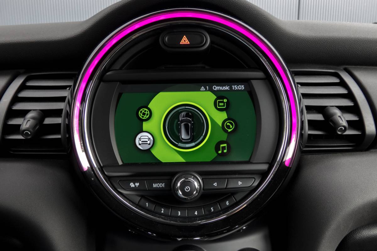 MINI 5-Deurs Mini 5-Deurs 1.5 One | Parkeersensoren | Airco | Bluetooth | Lichtmetalen velgen