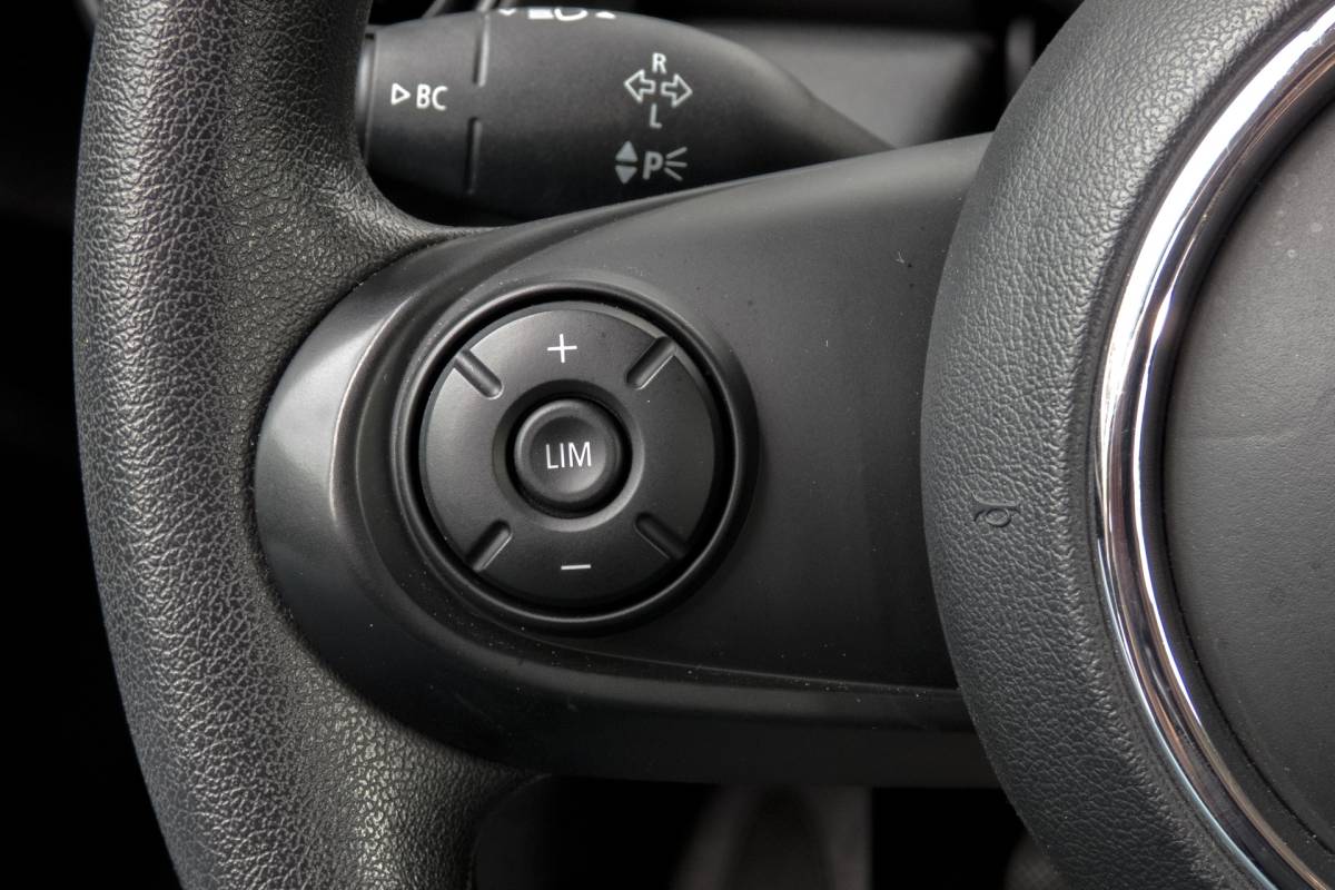 MINI 5-Deurs Mini 5-Deurs 1.5 One | Parkeersensoren | Airco | Bluetooth | Lichtmetalen velgen