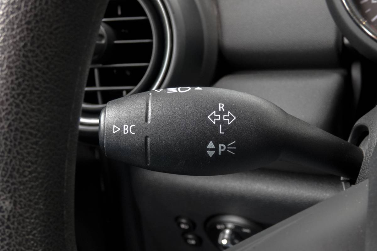 MINI 5-Deurs Mini 5-Deurs 1.5 One | Parkeersensoren | Airco | Bluetooth | Lichtmetalen velgen